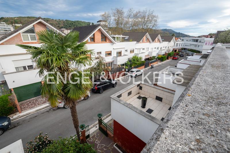 Foto 47145028-dd99-44e7-9854-2507d3634056. Haus mit heizung parking pool in Miracruz Donostia - San Sebastián