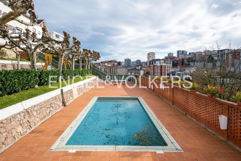 Foto 68abb450-e0ae-4b5f-9745-07cf2b7fd8df. Haus mit heizung parking pool in Miracruz Donostia - San Sebastián