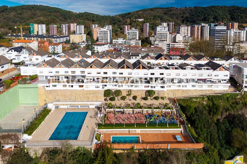 Foto 9d4a966a-1f56-4a45-beb3-8db79e7eb132. Haus mit heizung parking pool in Miracruz Donostia - San Sebastián