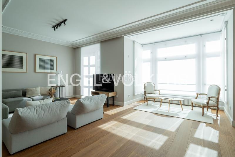 Foto 4d9b386a-b86b-4985-a590-d04d7bec8677. Alquiler apartamento exclusivo piso reformado en avenida de la libertad. en Donostia - San Sebastián