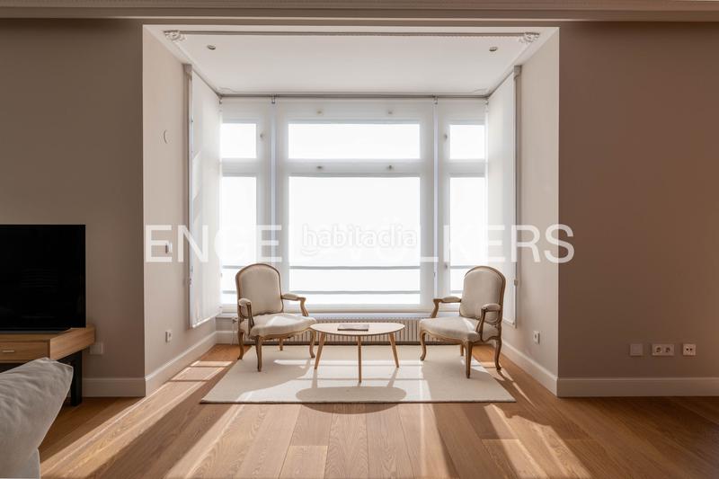 Foto 57b05905-5bde-4772-aa5d-a071551cf82e. Alquiler apartamento exclusivo piso reformado en avenida de la libertad. en Donostia - San Sebastián