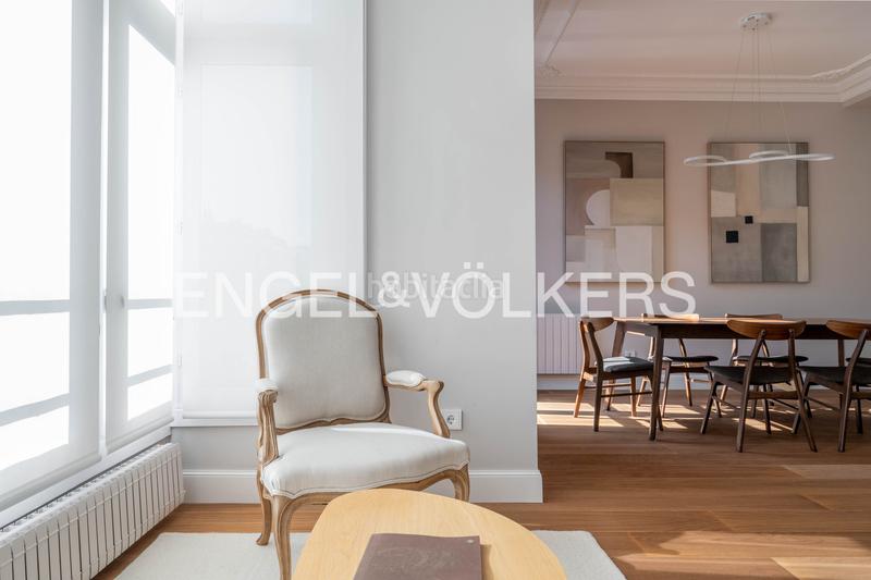 Foto d2f604f4-d093-423d-b65e-04a37819b4b9. Alquiler apartamento exclusivo piso reformado en avenida de la libertad. en Donostia - San Sebastián