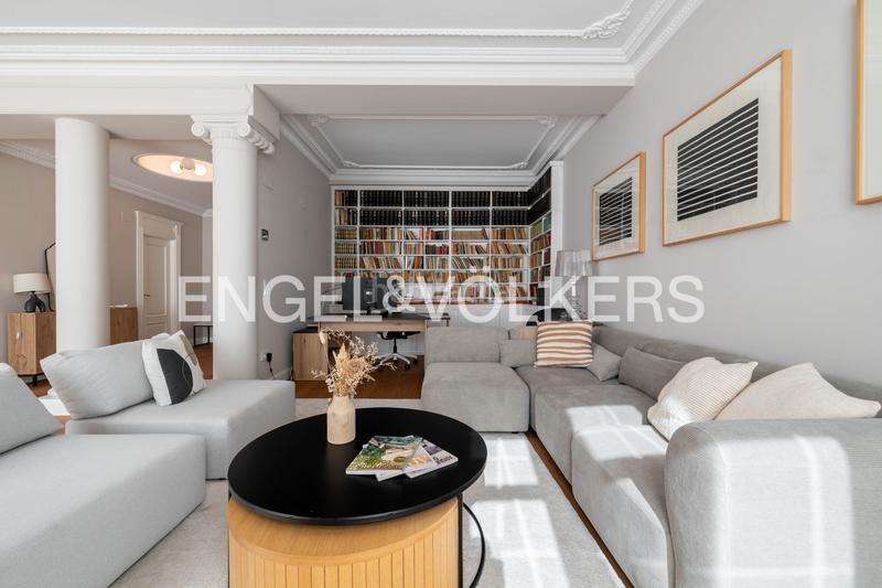 Foto e03cba80-23fe-4cd7-8f6f-03172d8576a4. Alquiler apartamento exclusivo piso reformado en avenida de la libertad. en Donostia - San Sebastián