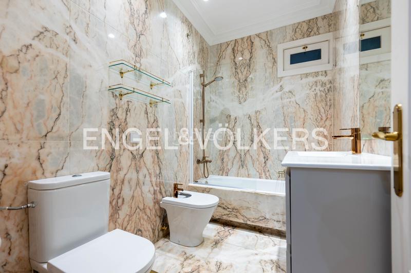 Foto 5b59327b-8923-4344-89de-8c714e53fb26. Lloguer apartament amb calefacció a Área Romántica Donostia - San Sebastián