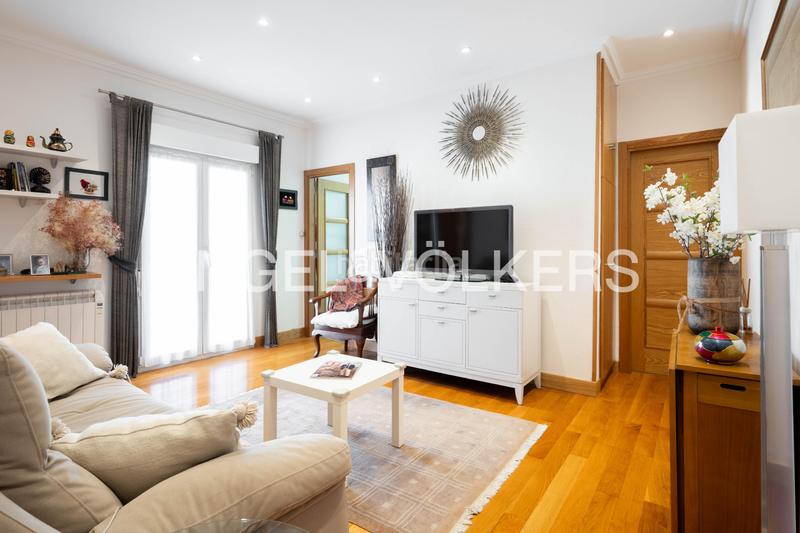 Foto 26a0d663-5ab4-48b5-ac11-bbb0281ee535. Piccolo appartamento con riscaldamento in Área Romántica Donostia - San Sebastián