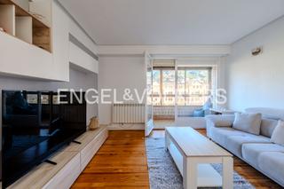 Miete Appartement in Intxaurrondo. Alquiler de piso en zubiaurre pasealekua, intxaurrondo