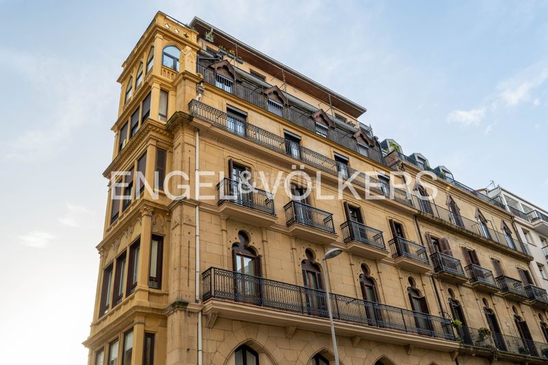 Foto 03bd3a46-7b54-45f9-9406-a55e443c2e42. Pis amb calefacció a Gros Donostia - San Sebastián