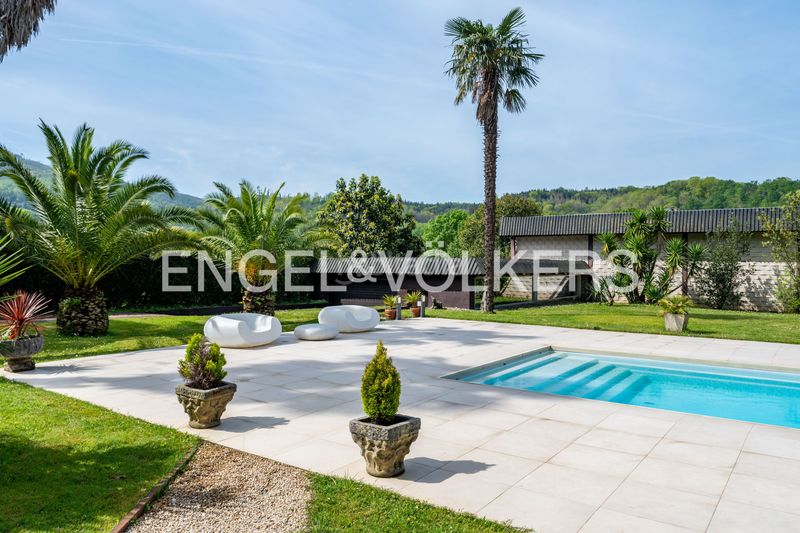 Foto 39fa1628-d75f-4202-b327-c9a091b1e49d. Location maison avec chauffage parking piscine dans Usurbil