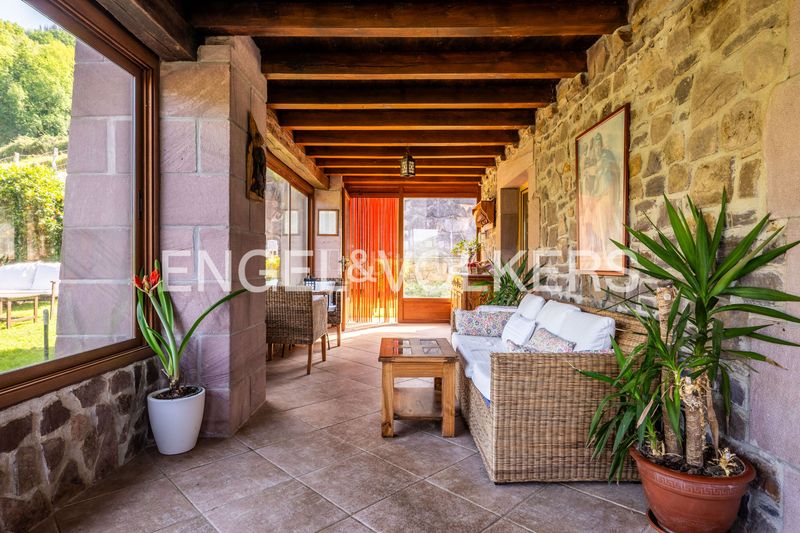 Foto 492739fb-32fb-4e41-be22-3c8615d25e5c. Casa amb calefacció aparcament piscina a Elduain