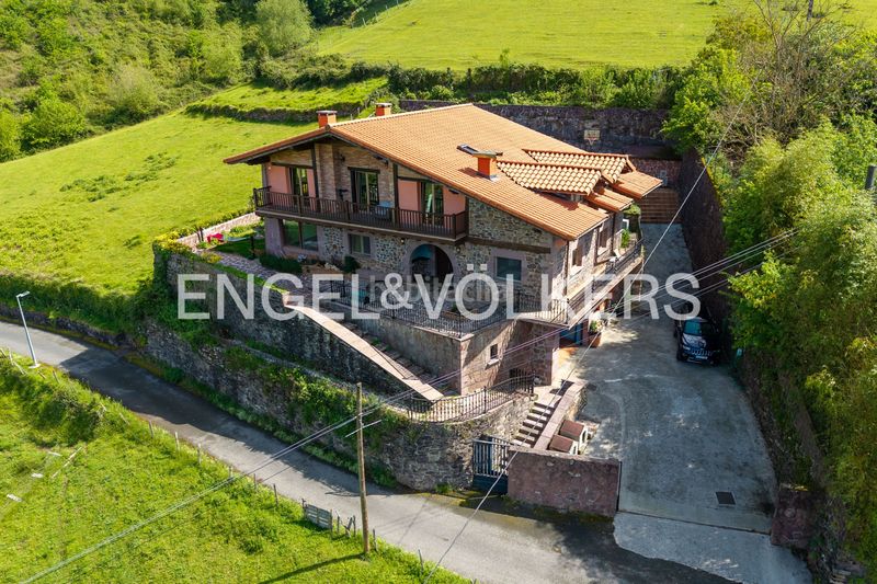 Foto 5a2f27bb-e690-4fcd-a11b-5d5439d39266. Casa amb calefacció aparcament piscina a Elduain