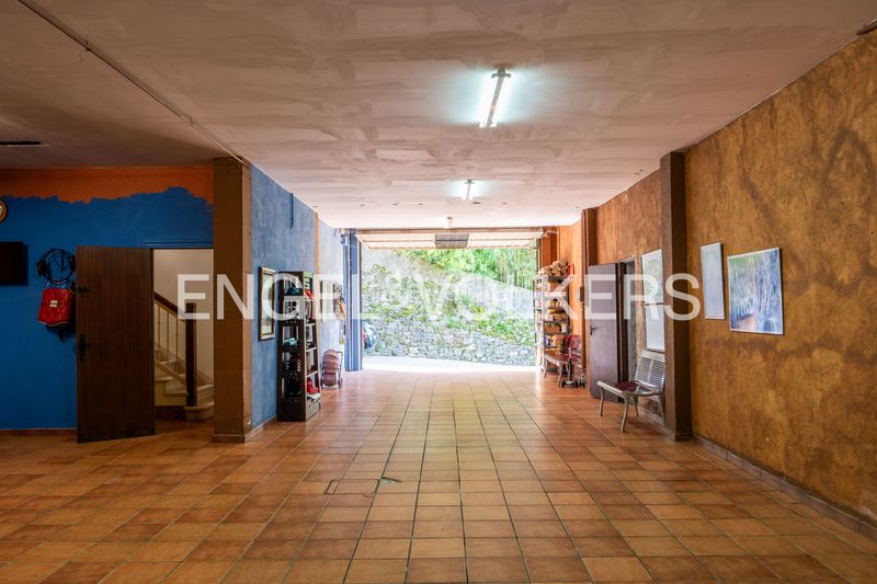 Foto 9f1e158d-74ef-4a87-8358-ff242b908649. Casa amb calefacció aparcament piscina a Elduain