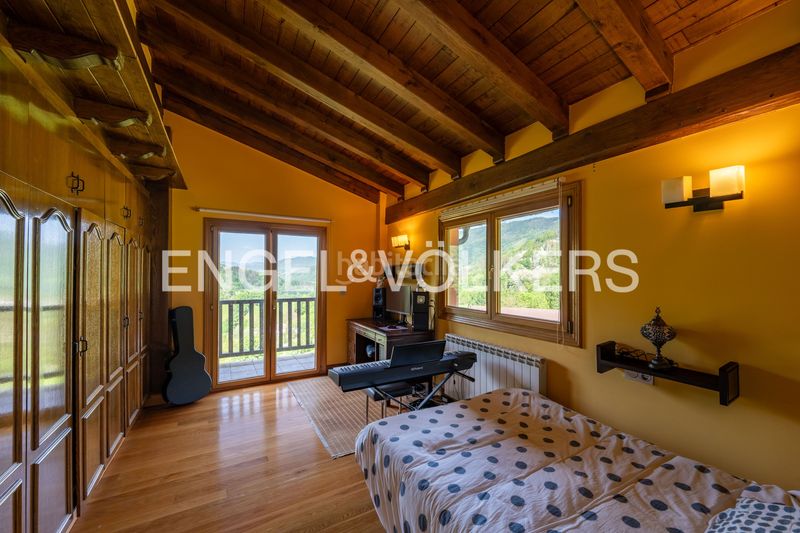 Foto bcf1afcd-2c6e-4565-8cf3-d0d7c727422e. Casa amb calefacció aparcament piscina a Elduain