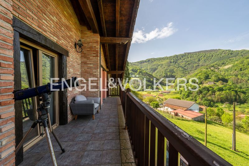 Foto c6240227-8451-4a3e-bd9d-87bc4bd56498. Casa amb calefacció aparcament piscina a Elduain