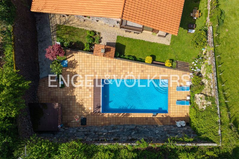 Foto c68142f6-dd5a-44f0-96d7-ec7248803293. Casa amb calefacció aparcament piscina a Elduain