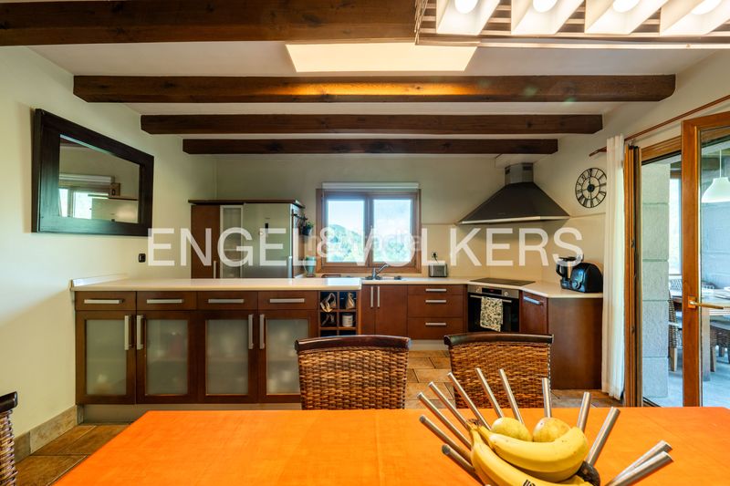 Foto d584afc4-c513-4c98-a3ee-65e263fe7378. Casa amb calefacció aparcament piscina a Elduain