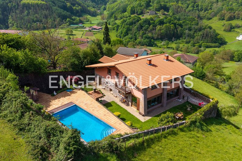 Foto dfcc45d2-ed88-4f65-9b90-9e804db95ded. Casa amb calefacció aparcament piscina a Elduain
