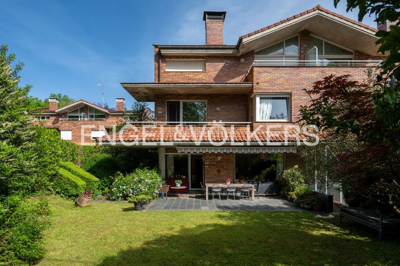 Foto 449f2502-7cd3-4a23-b860-4bd715e438b5. Maison avec chauffage parking piscine dans Hernani