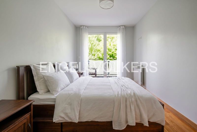 Foto aee07ac9-e307-47f1-be39-d8d82334e3c9. Pis amb calefacció piscina a Aiete Donostia - San Sebastián