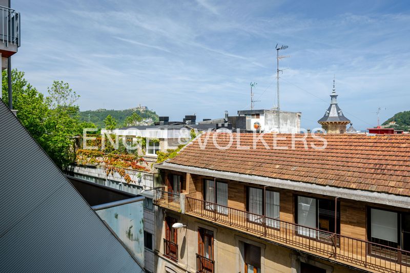 Foto 46a2b463-4d79-4e48-b3f8-4c4d99f8fdc9. Dúplex amb calefacció aparcament a Área Romántica Donostia - San Sebastián