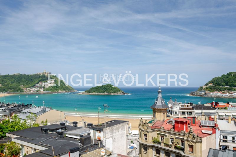 Foto bbbfb9c4-fa25-47cd-bba9-972ca272e6f6. Dúplex amb calefacció aparcament a Área Romántica Donostia - San Sebastián