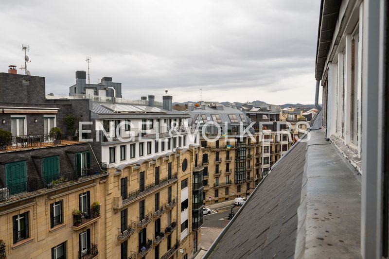 Foto a8345fe5-7f31-48e7-993b-4c96e6ababfd. Dúplex amb calefacció a Área Romántica Donostia - San Sebastián