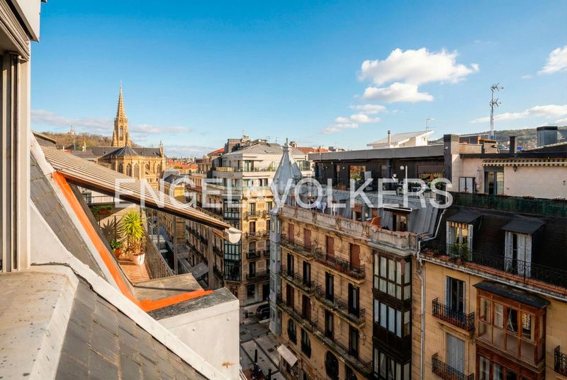 Foto b7f46174-a8bd-424b-8058-d636e9a660ff. Dúplex amb calefacció a Área Romántica Donostia - San Sebastián