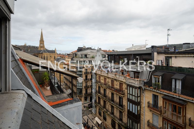 Foto d2ed234a-e4da-4446-8fe3-ba07d5e1e9e5. Dúplex amb calefacció a Área Romántica Donostia - San Sebastián