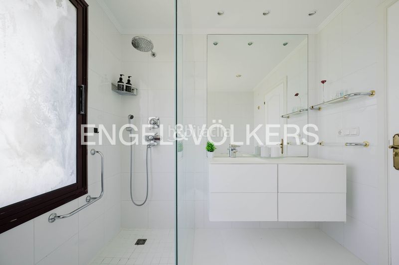 Foto 7fbfb64c-45ff-4200-9921-3b6580476849. Casa amb calefacció aparcament piscina a Hondarribia