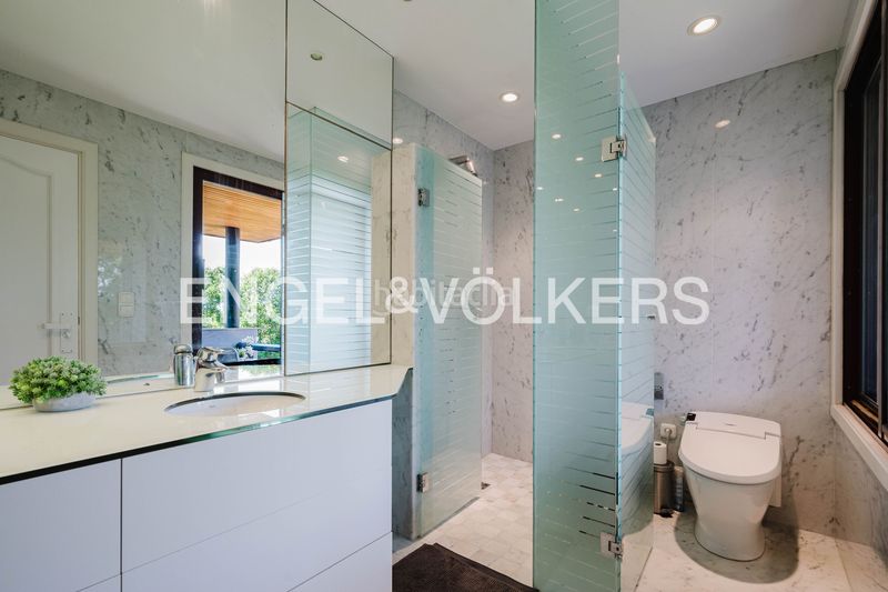 Foto b27945e4-a5f6-42d5-942d-41df024d4b1b. Casa amb calefacció aparcament piscina a Hondarribia