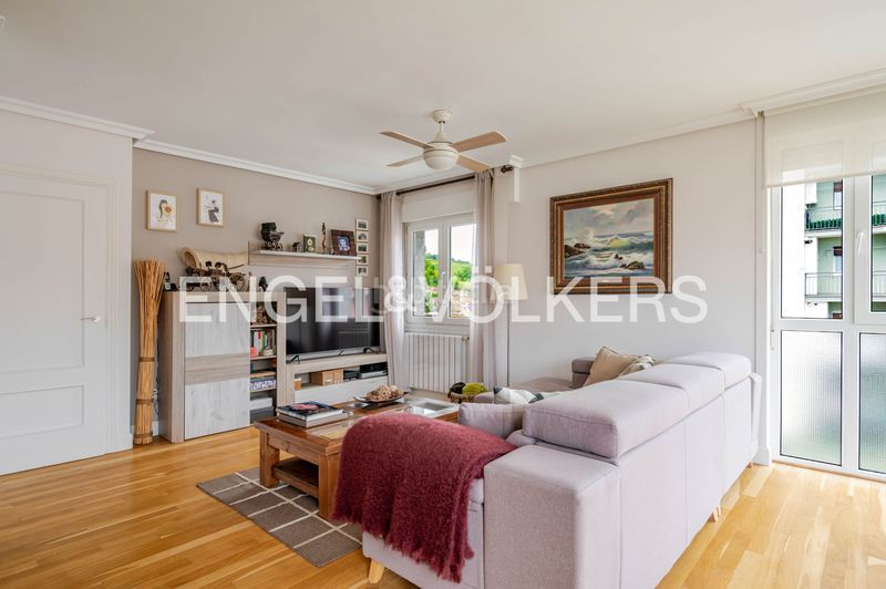 Foto 6a2048f8-4261-4d67-ac6a-a0fcae884257. Duplex avec chauffage dans Urnieta