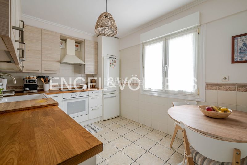 Foto 90417ebe-45c3-416a-82bd-c527e402811d. Duplex avec chauffage dans Urnieta