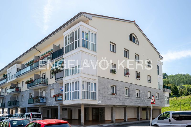 Foto a5f2c4ca-2e84-4e5d-bcb7-64e1b97ccaf9. Duplex avec chauffage dans Urnieta