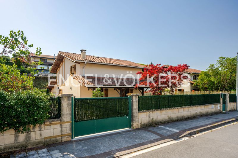 Foto 3f1d2806-e7d8-480c-ade2-698252d374ab. Casa amb calefacció a Urnieta
