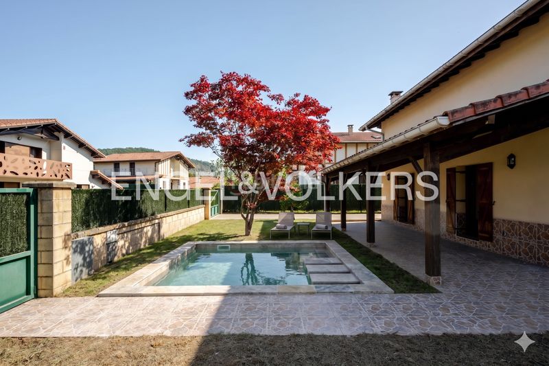 Foto 58d064ab-de6c-459b-972a-940deaedf795. Casa amb calefacció a Urnieta