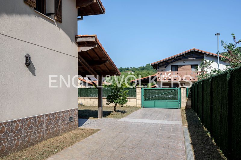 Foto 91064c49-9ca9-4075-97a5-c144b3fb7aac. Casa amb calefacció a Urnieta