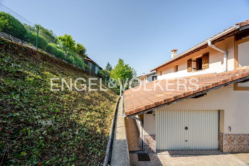 Foto b3d25685-0546-4cd7-a4f3-d31f98f1053b. Casa amb calefacció a Urnieta