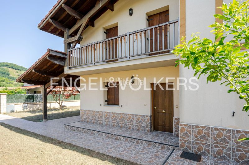 Foto f4438cbf-0a9f-4d36-ba12-29c35e7cfd0d. Casa amb calefacció a Urnieta
