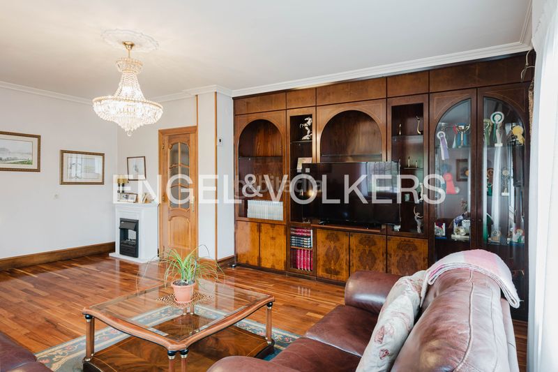 Foto 0d7e6023-ed0e-4268-b3b7-49c155863481. Casa amb calefacció aparcament piscina a Loiola Donostia - San Sebastián