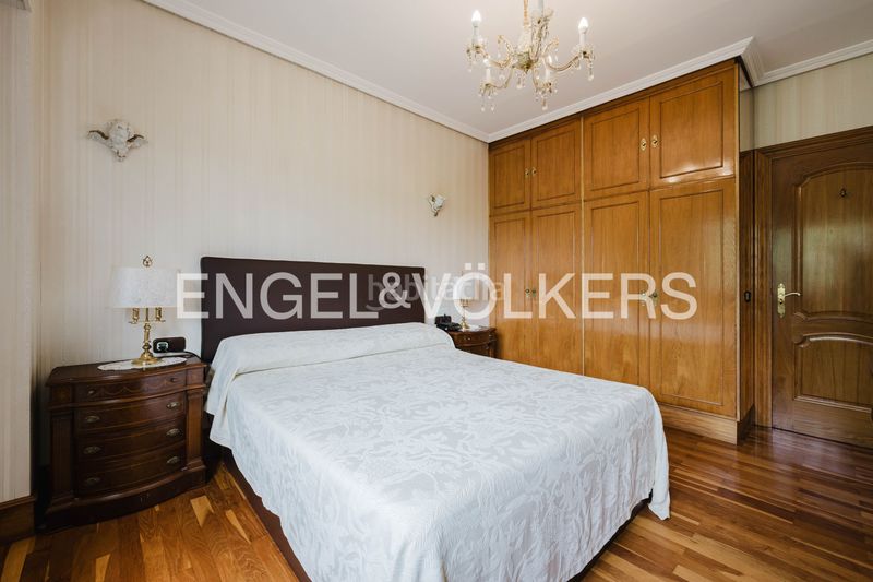 Foto 0ef816cd-b356-499d-bb3b-9cc4e3706832. Casa amb calefacció aparcament piscina a Loiola Donostia - San Sebastián