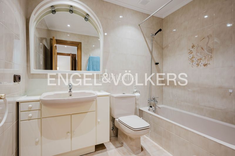 Foto 1ca12ae9-5a44-4ae5-ae2d-48c44ac6679d. Casa amb calefacció aparcament piscina a Loiola Donostia - San Sebastián