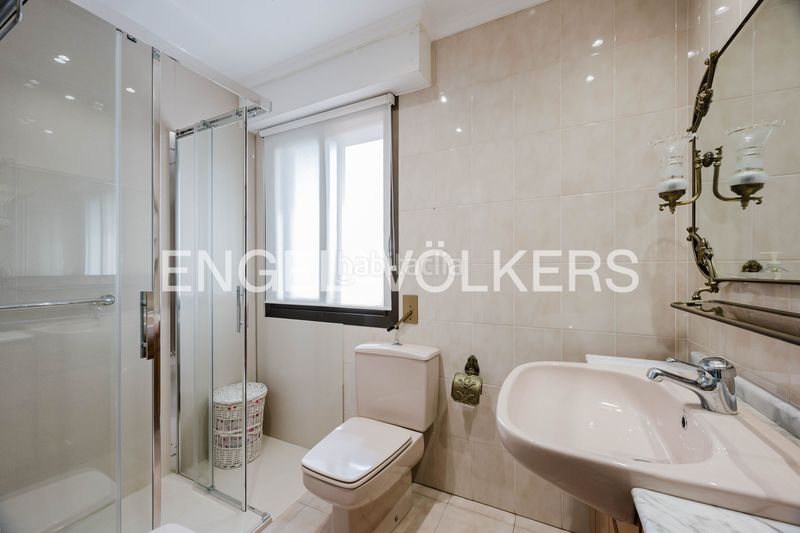 Foto 1dba65bc-5dcf-4847-87d4-2a5887dd2828. Casa amb calefacció aparcament piscina a Loiola Donostia - San Sebastián
