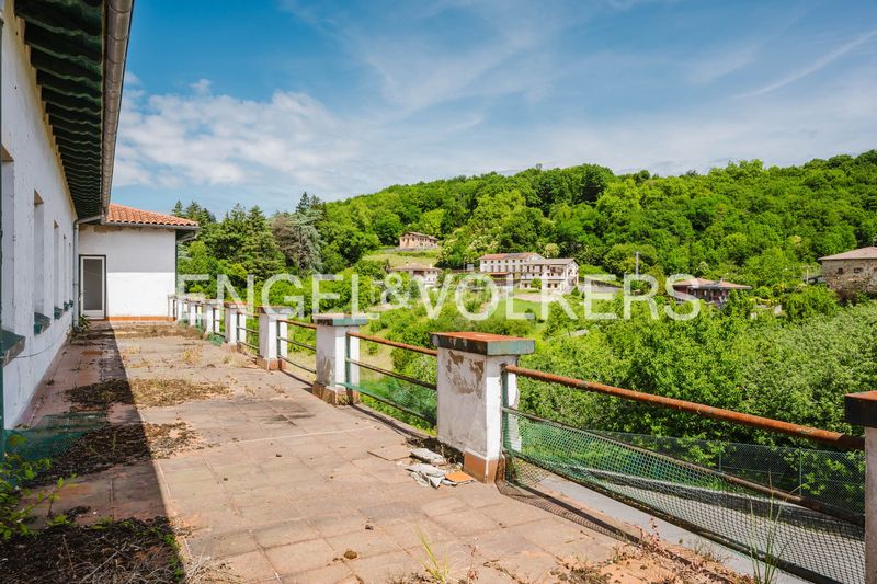 Foto 4dea0acf-3a36-4163-91db-498aea1fd2ca. Casa amb calefacció aparcament piscina a Loiola Donostia - San Sebastián