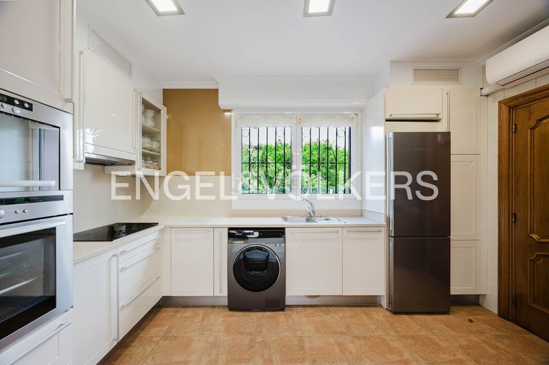 Foto 6e2b3c4c-7b67-4dd6-a125-a189b6307654. Casa amb calefacció aparcament piscina a Loiola Donostia - San Sebastián
