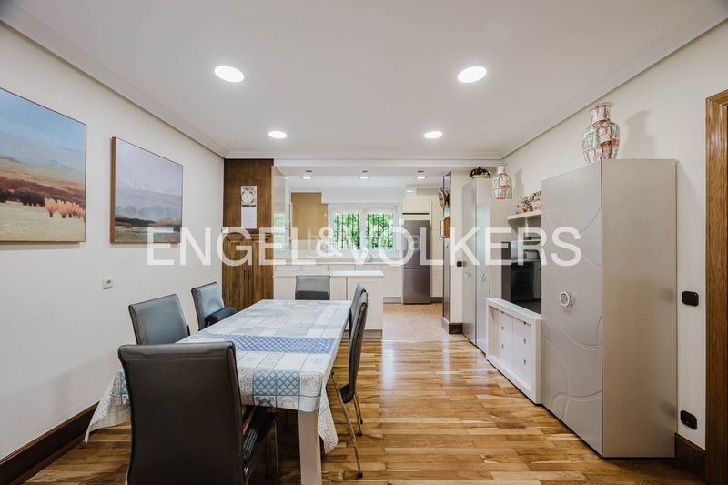 Foto a90619cb-7fb2-4581-b893-62f3487da3ff. Casa amb calefacció aparcament piscina a Loiola Donostia - San Sebastián