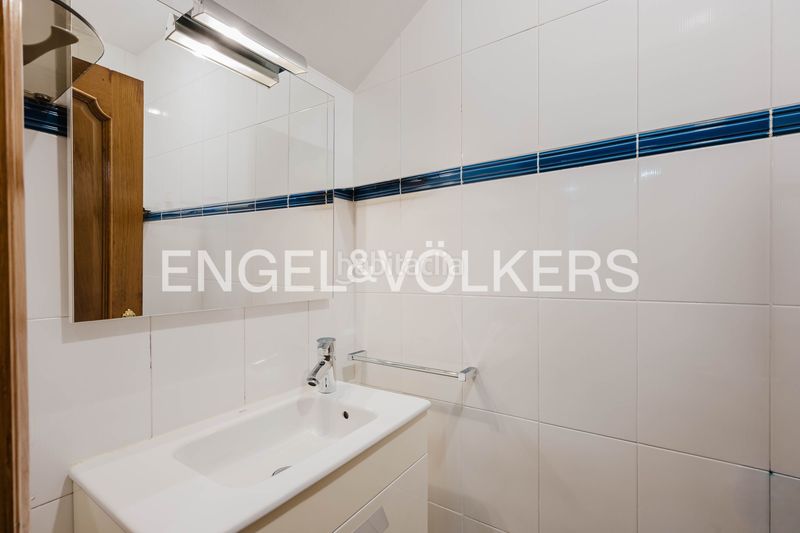 Foto d0f0b5c9-a242-4463-bd4e-178dac293ee6. Casa amb calefacció aparcament piscina a Loiola Donostia - San Sebastián