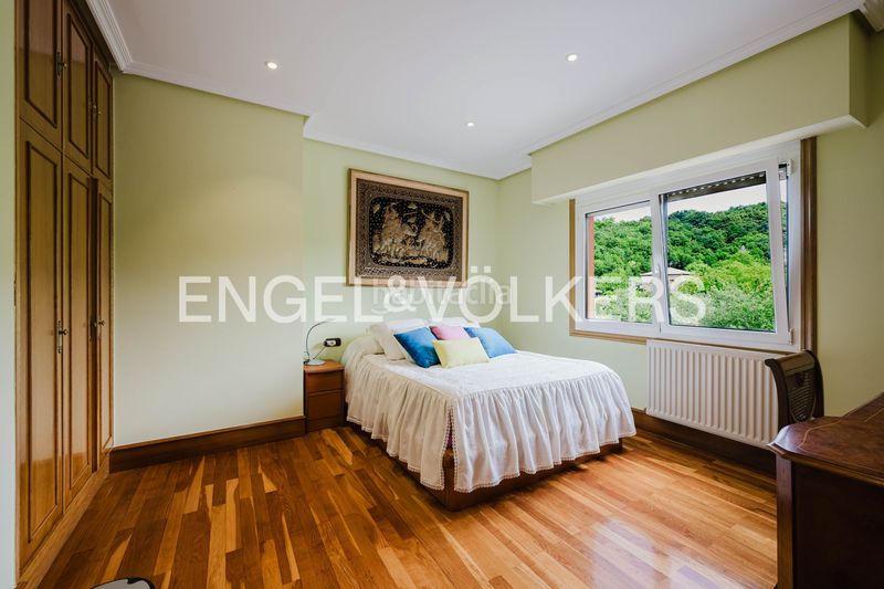 Foto efa51c0e-0600-41ba-8ed4-08959a4a7379. Casa amb calefacció aparcament piscina a Loiola Donostia - San Sebastián