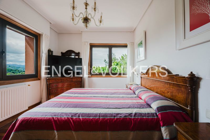 Foto f2f3fd8a-5470-4043-b830-75fe08d0af46. Casa amb calefacció aparcament piscina a Loiola Donostia - San Sebastián