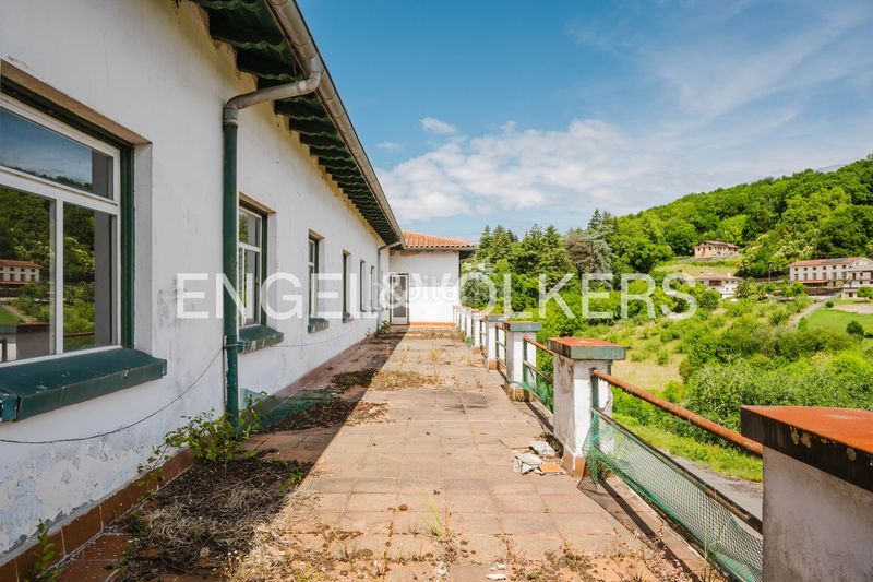 Foto f508972e-ebd2-40dc-b954-be09349a0351. Casa amb calefacció aparcament piscina a Loiola Donostia - San Sebastián