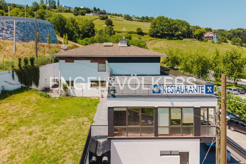 Foto c5596e26-da1f-4d55-9b07-07671a791989. Maison avec chauffage parking dans Deba