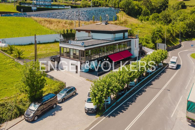 Foto fb092b5b-531f-40cd-a6c6-296b9f7a7c84. Maison avec chauffage parking dans Deba